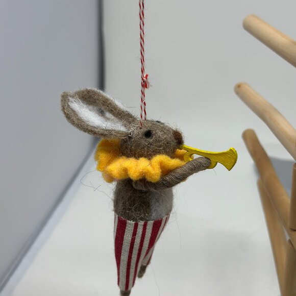 Felted Brown Rabbit Musician Christmas Ornament - Picture 11 of 12